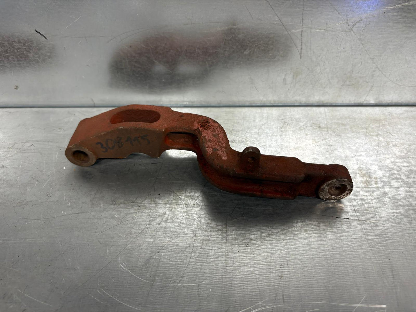 LEFT ROCKER ARM