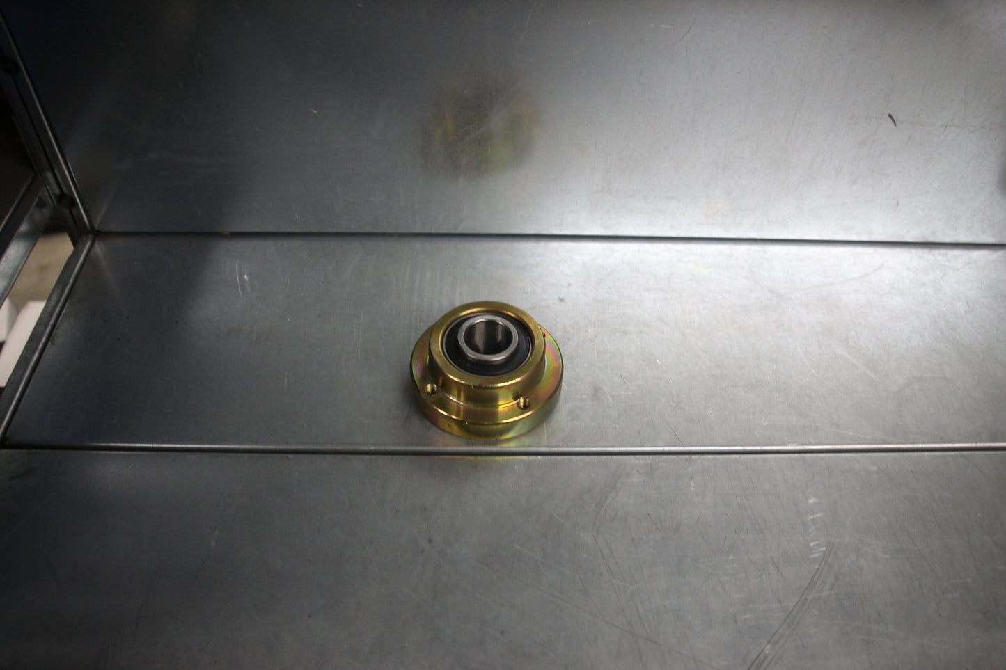 BEARING UC205