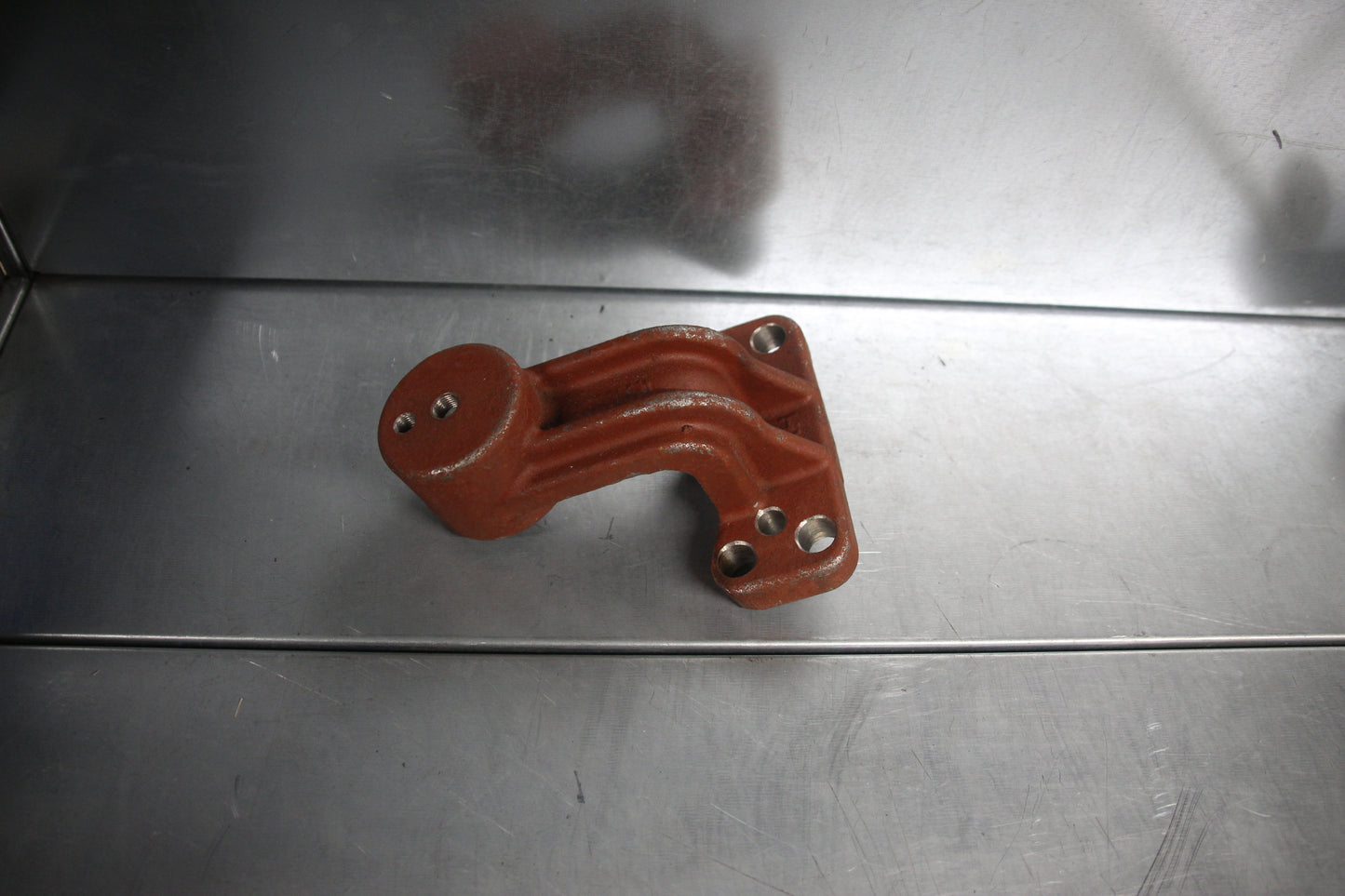 STEERING ARM 504G3 LEFT AND RIGHT