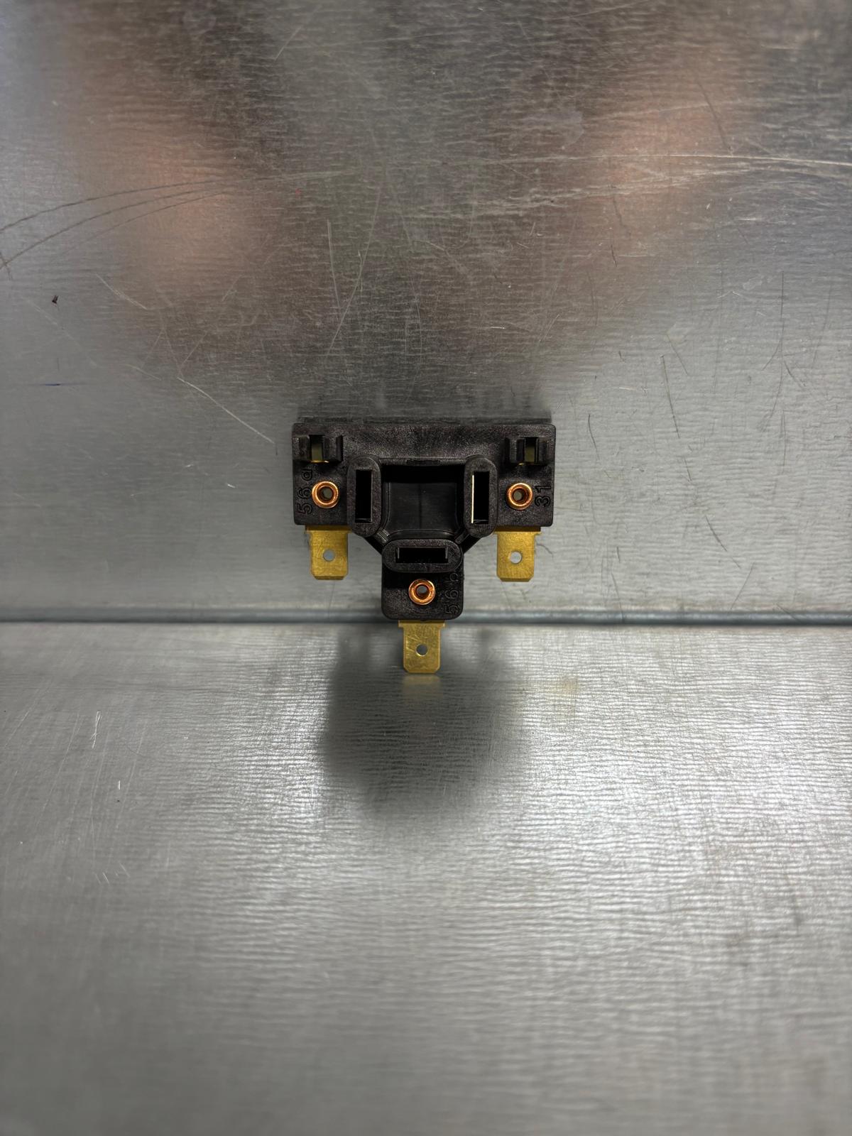 CONNECTOR FOR HEADLIGHT
