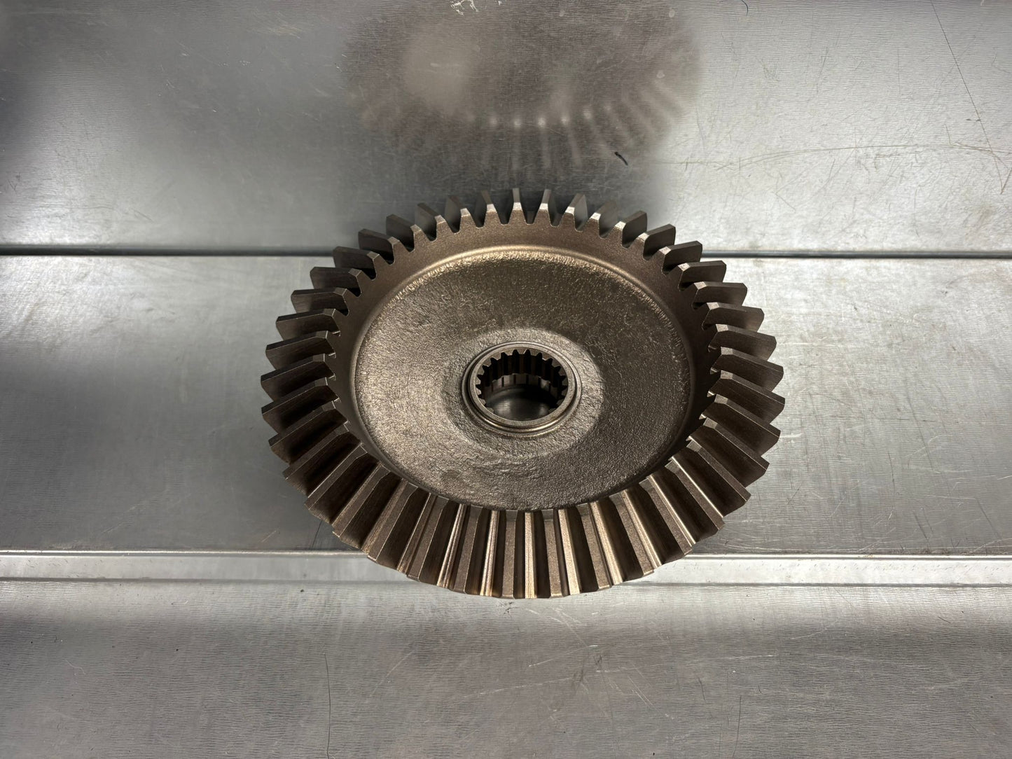 DRIVEN BEVEL GEAR OF FINAL DRIVE